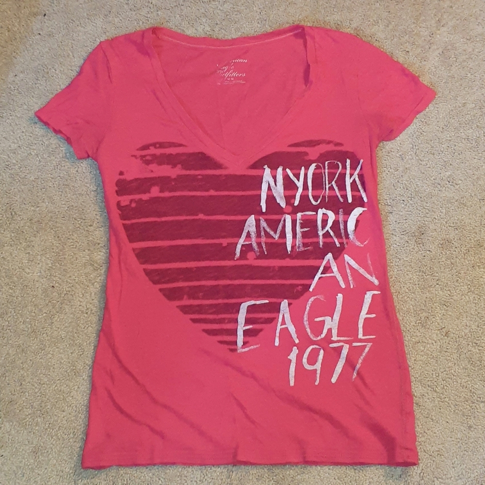 American Eagle V-Neck tee